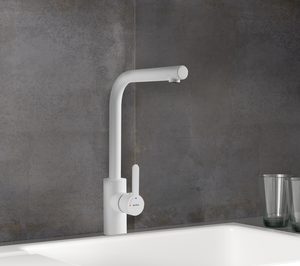 Gala presenta la nueva grifería de cocina Mena Plus