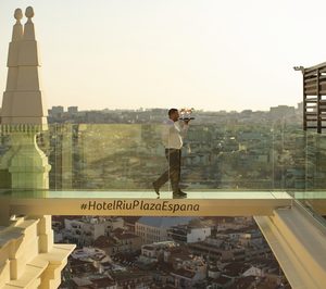 El Riu Plaza España reabre su terraza panorámica, pero aún no las habitaciones y resto de zonas comunes