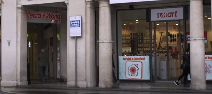 La filial de MediaMarkt en Italia estrena su formato de tienda de conveniencia urbana