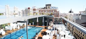 El hotel madrileño Santo Domingo crea un pase de día para habitación, terraza y piscina