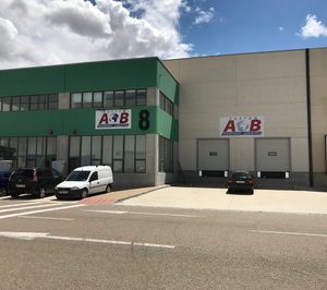 AB Custom aumenta su negocio y plantilla nacional