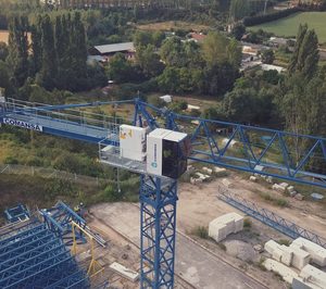 Comansa renueva la serie de grúas 11LC