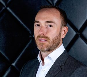 Relevo en la dirección del Dolce Sitges