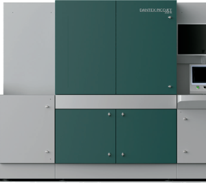 Dantex realiza la primera instalación de su sistema PicoJet 330 para producción digital de etiquetas.