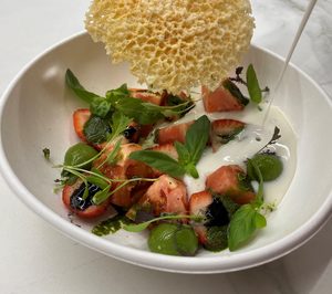 Los chefs Mateu Casañas, Oriol Castro y Eduard Xatruch lanzan el restaurante virtual Compartir & Disfrutar