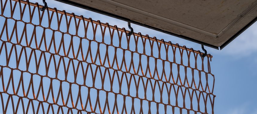 Codina Architectural lanza sus mallas metálicas en cobre para fachadas