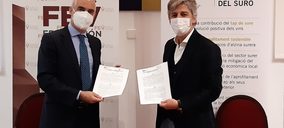El Icsuro y la FEV firman un acuerdo de colaboración que pone en valor el corcho