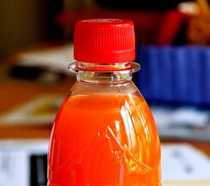 FIAB, UGT y CCOO solicitan el aplazamiento del incremento del IVA a bebidas azucaradas