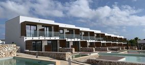 Mazabi compra un hotel en Menorca y vende el Iberostar Selection Santa Eulalia de Ibiza