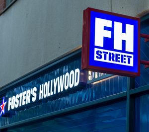 Un multifranquiciado de Alsea abre la primera franquicia del formato Fosters Hollywood Street