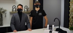 Colorker Group patrocina al piloto Álex Escrig