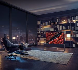 LG presenta el primer televisor enrollable en España