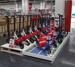 MediaMarkt y Zurich firman un acuerdo para ofrecer seguros para patinetes y bicicletas eléctricas