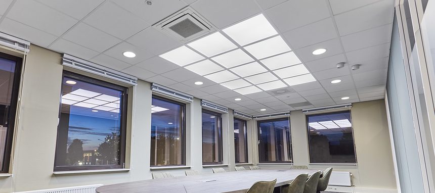 Opple Lighting lanza panel LED para oficinas y centros sanitarios