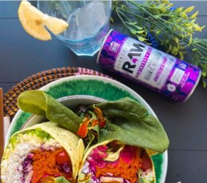 Raw Sport Drink escala posiciones en retail, suma acuerdos de distribución y crece fuera