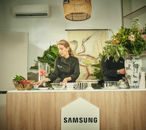 Cristina Oria presenta la llegada a España de la nueva generación de frigoríficos Bespoke de Samsung