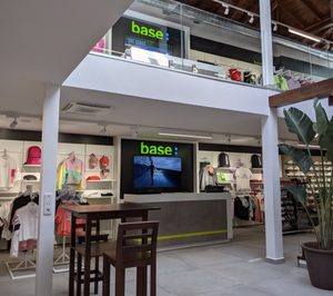 Base alcanza las 65 tiendas en Canarias con una apertura bajo el concepto Selection
