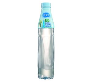 Lidl lanza la primera botella de agua de marca propia 100% r-PET