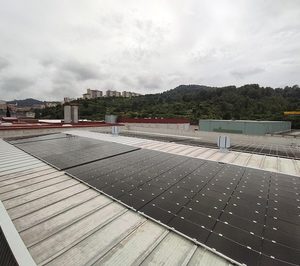 Klein Ibérica instala más de 1.000 placas solares en su fábrica