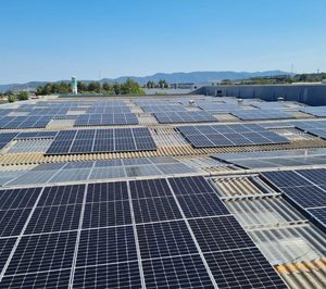 Biblox Thermopackaging instala placas fotovoltaicas