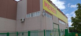 Mere continúa su expansión con dos aperturas, pero ultima su primer cierre