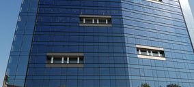 Isover reviste la fachada del edificio Naturgy en Madrid con Ecovent VN 034
