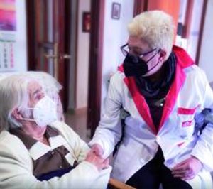 La pandemia evidencia la necesidad de fomentar los servicios de teleasistencia y ayuda a domicilio