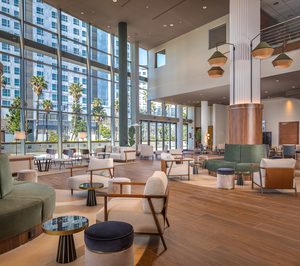 El Meliá Valencia reabre tras su reforma por 10 M