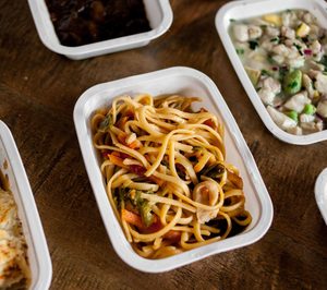 Móstoles licita el servicio de comida a domicilio de personas mayores y dependientes