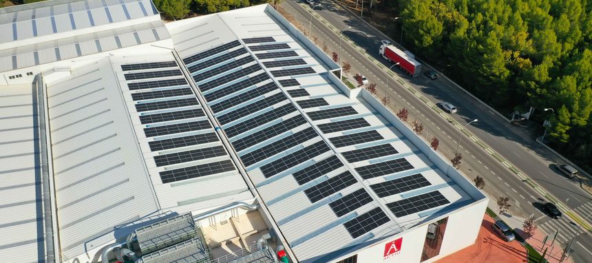 Actiu amplía y equipa sus instalaciones productivas con una nueva planta fotovoltaica