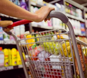 La cesta media de la compra se encarece un 2,5% en el último año