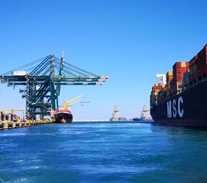 Los fletes de contenedores bajan por primera vez en 18 meses