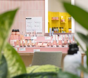 Freshly Cosmetics incorpora el servicio de maquillaje en sus tiendas