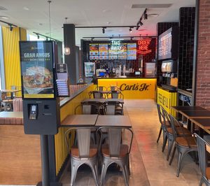 Carls Jr debuta en Santander