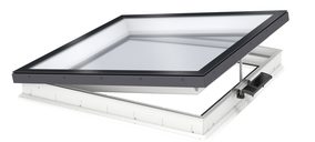 Velux lanza su nueva generación de ventanas de cubierta plana con cúpula de vidrio