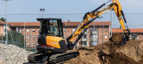 Case presenta una nueva serie de miniexcavadoras