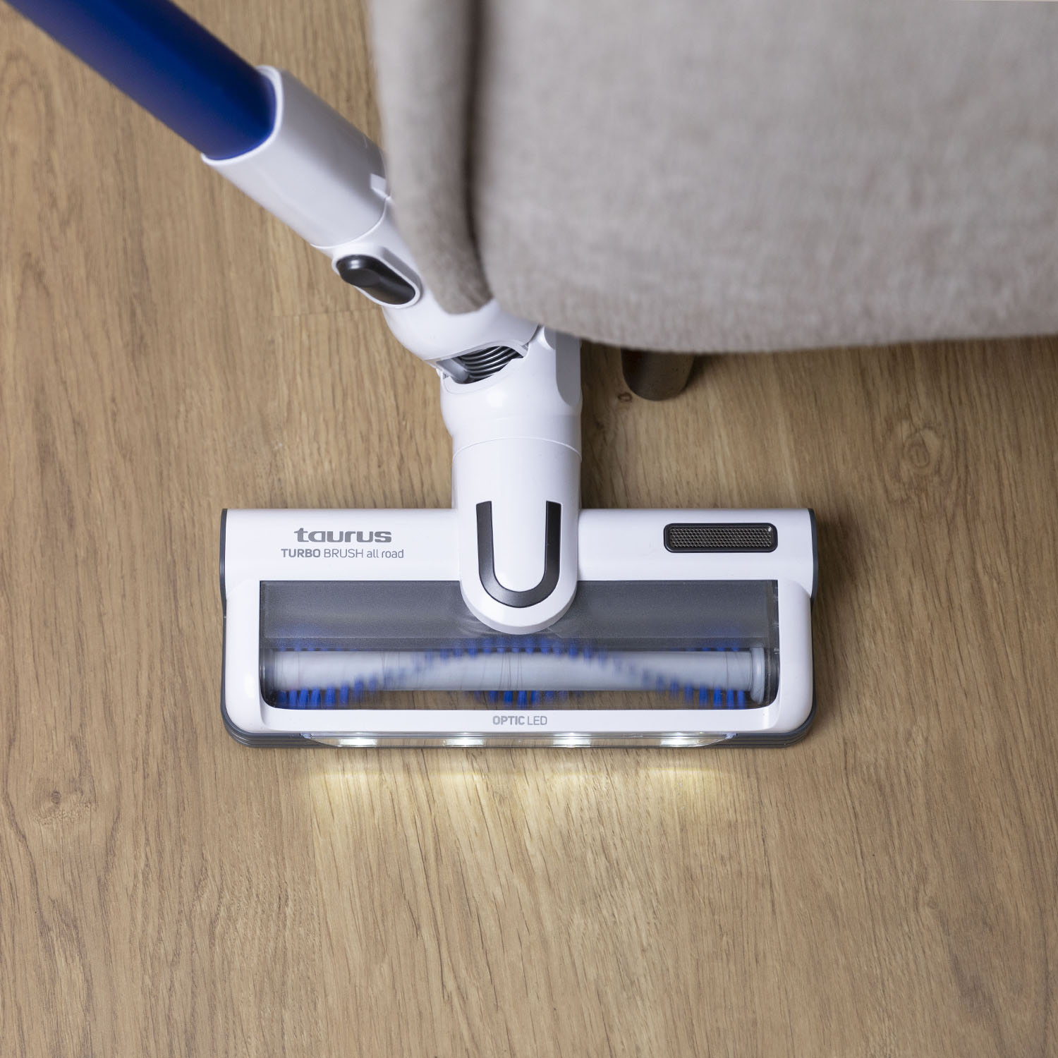 Aspirador escoba Ultimate Go Animal de Taurus, diseñado para hogares con mascotas