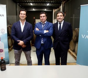 Varma y Destilería Santa Cruz suman fuerzas para impulsar los espirituosos canarios