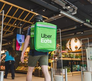 Carrefour y Uber Eats alcanzan un acuerdo para llevar la compra a domicilio