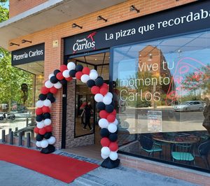 Pizzerías Carlos inaugura sendos restaurantes en el sur de Madrid y Badalona