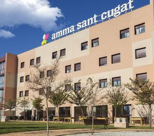 Adriano Care invierte 35 M en la compra de dos residencias