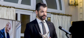Vicente Gallardo recibe el premio Manuel Laguna de CONAIF 2022