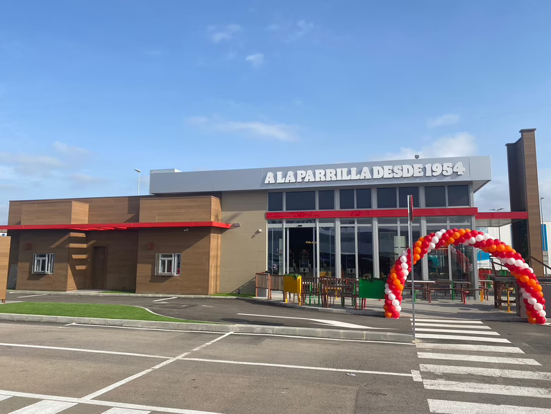 Burger King y Popeyes se estrenan en dos localidades