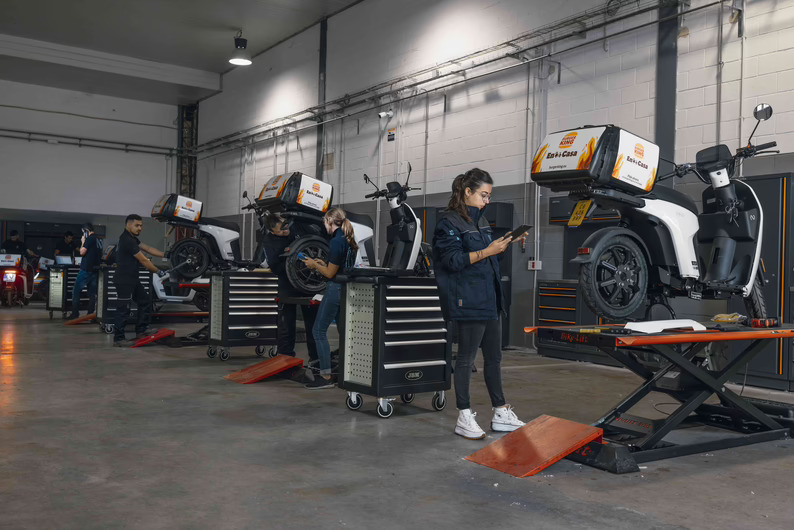 Burger King adquiere 6.000 motos eléctricas para potenciar su servicio delivery