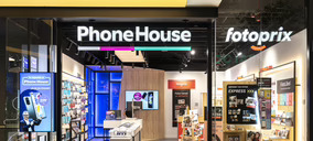 Phone House lleva a Canarias los servicios de Fotoprix al tiempo que abre una nueva tienda