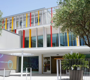 Cosentino City Barcelona reviste de Dekton la fachada del Pediatric Cancer Center