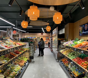 Plusfresc moderniza una de sus tiendas más emblemáticas y crece un 7,6% en sala de venta