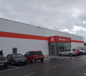 Alcampo acaricia la vuelta a las cinco principales cadenas de la Comunidad de Madrid tras una de las mayores inauguraciones del año