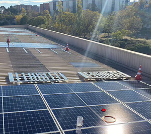 Gráficas Maculart instala un parque de placas fotovoltaicas