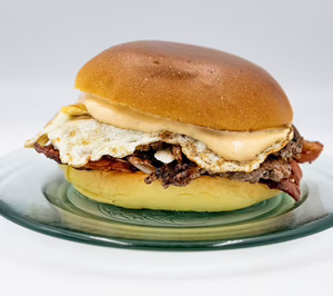 El dueño de Ohana Poke & More lanza una marca virtual de hamburguesas
